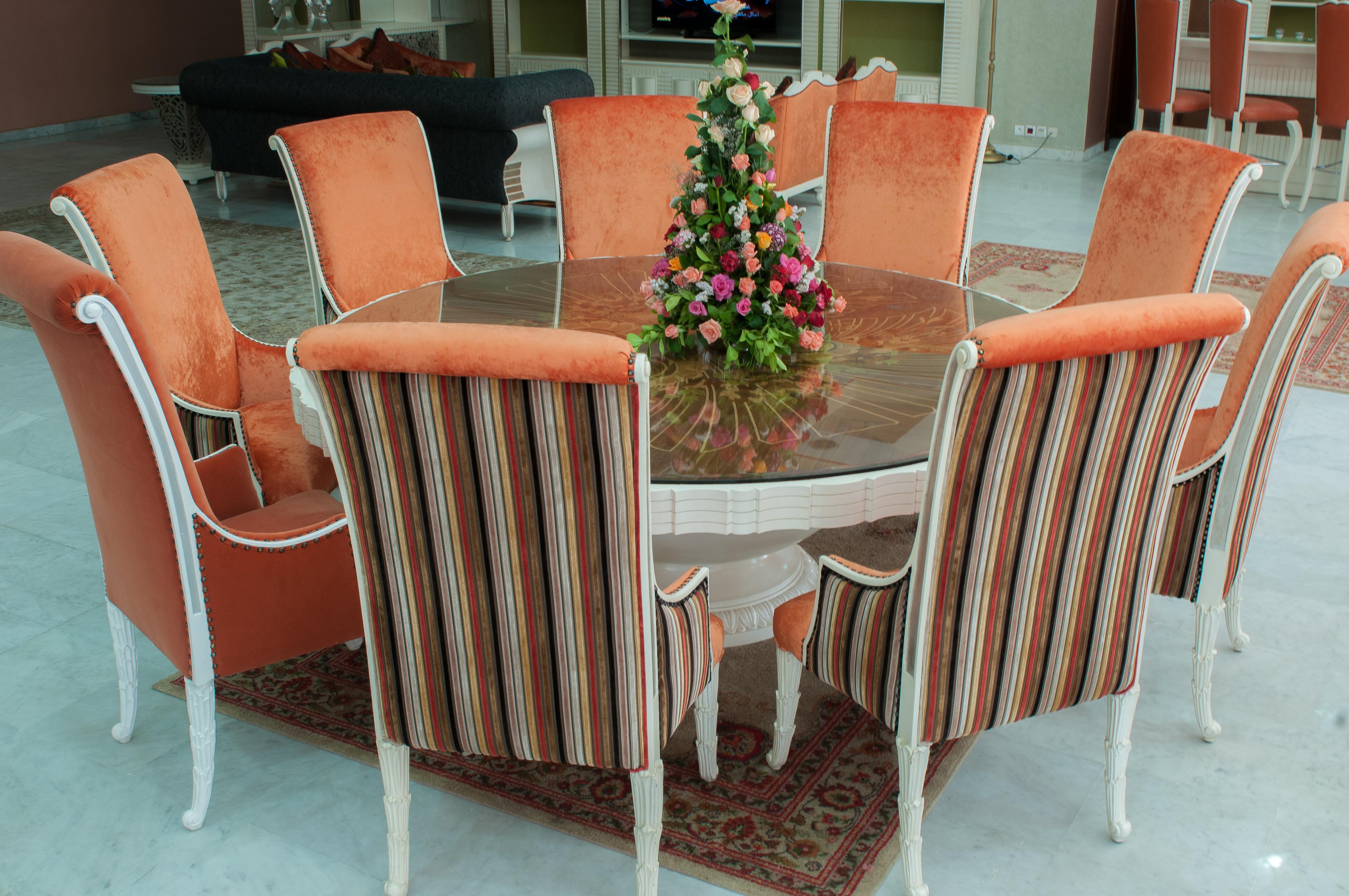 Royal Mirage Deluxe Hotel Marrakesh Eksteriør billede A dining table with chairs