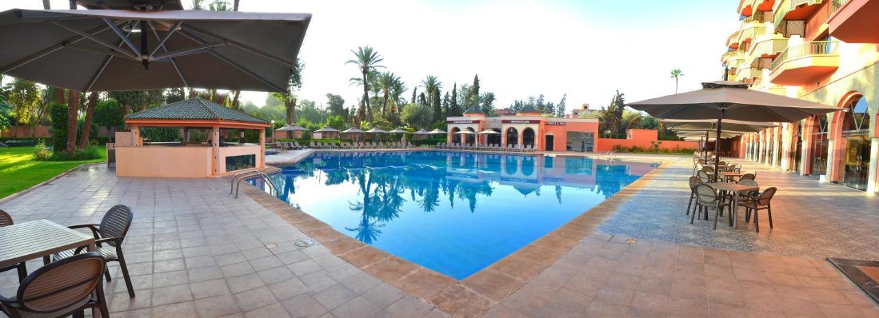 Royal Mirage Deluxe Hotel Marrakesh Eksteriør billede The swimming pool at the hotel